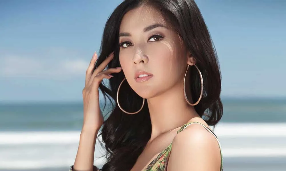 7 Foto Manis dan Tak Umum Kevin Lilliana, Juara Miss International 2017