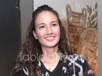 Nadine Chandrawinata Ajak