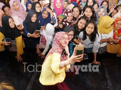 Ria Ricis Ajak