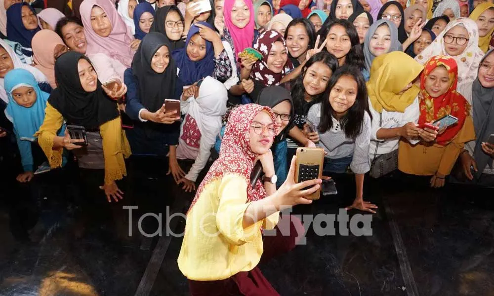 Ria Ricis Ingin Bersama Masyarakat Jogja Sebarkan Konten Positif