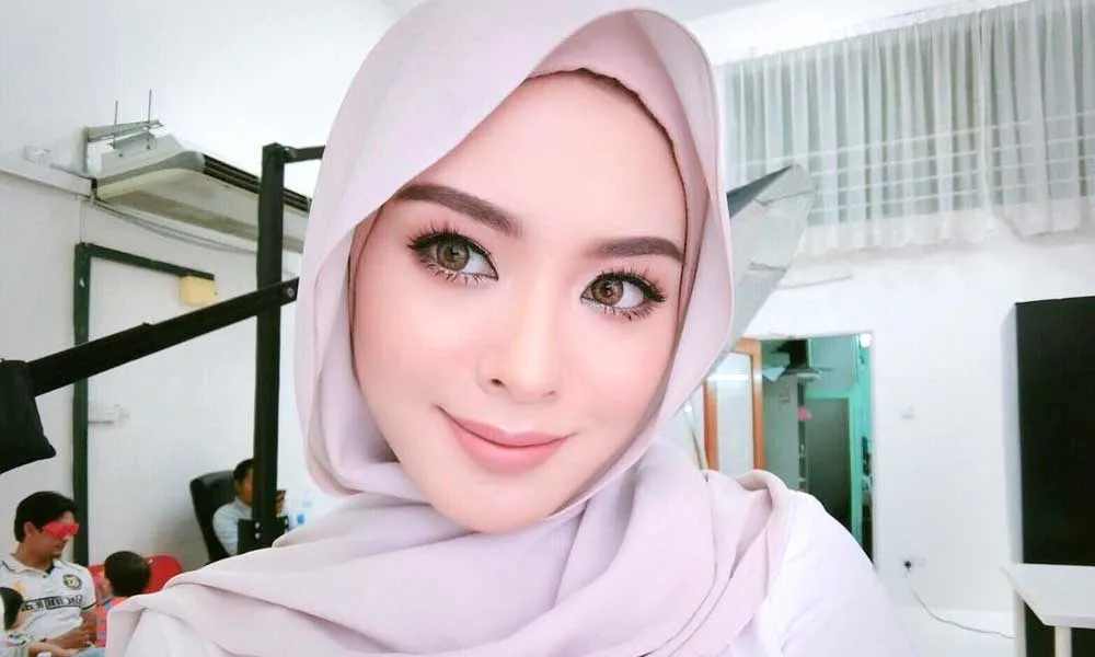 Wanita Berhijab asal Korea, Seperti Ini Penampilan Cantik Ayana Moon