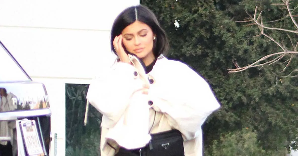 Kylie Jenner Pede dengan Penampilannya, Usai 10 Hari Melahirkan