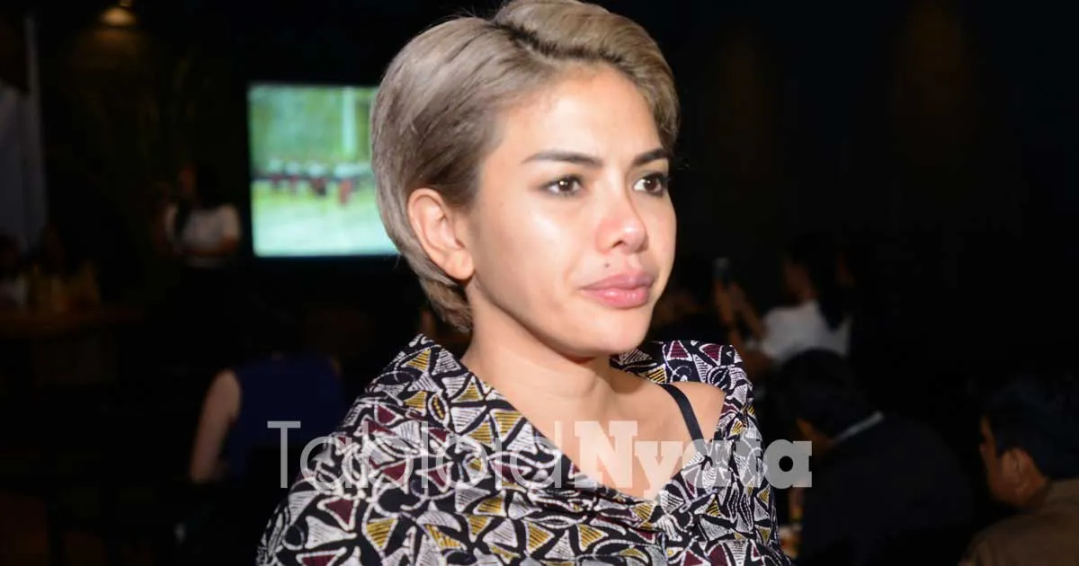 Nikita Mirzani Main Wayang Untuk Penderita Hydrocephalus