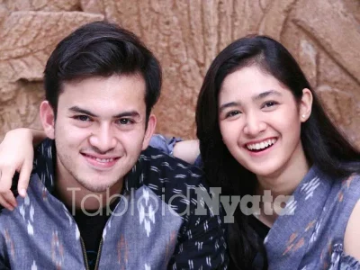 pacaran dengan Rizky Nazar