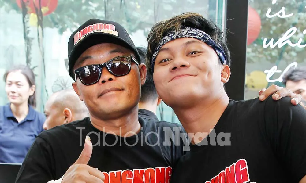 Sule Aji Mumpung Bikin Film Hongkong Kasarung Bersama Anaknya