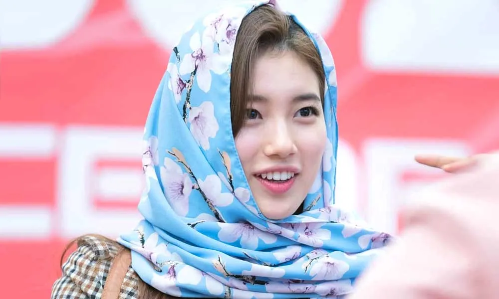 Tampil Berhijab Hadiah Fans Indonesia, Bae Suzy Banjir Pujian