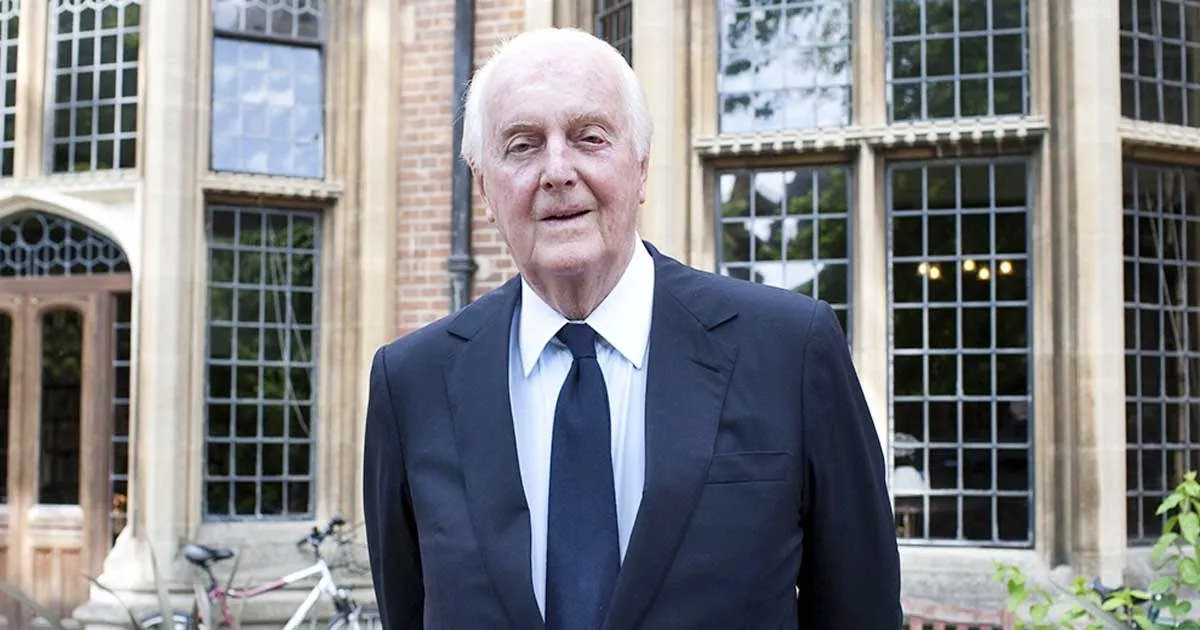 Desainer Kenamaan Perancis, Givenchy Meninggal Dunia