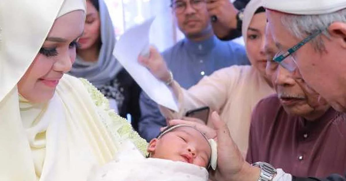 8 Potret Lucunya Anak Siti Nurhaliza yang Bikin Gemas