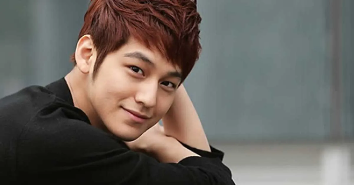 Baru Saja Punya Pacar, Kim Bum Harus Jalani Wajib Militer