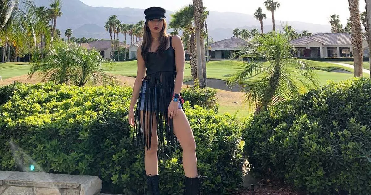 8 Gaya Nia Ramadhani yang Stylish Abis Saat Hadiri Coachella Fest