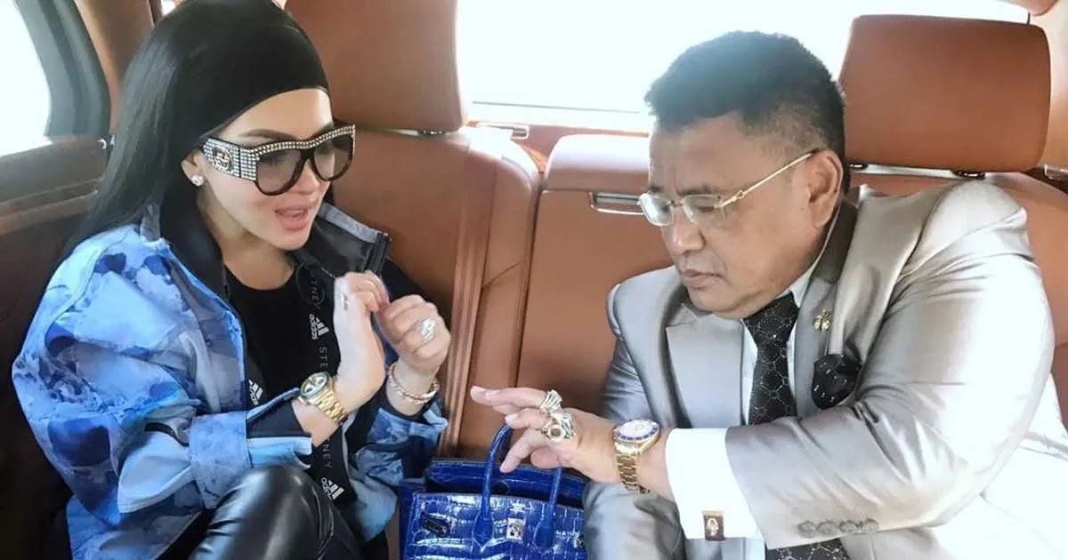 Syahrini Dandani Hotman, Netizen Malah Fokus Sama Kacamatanya