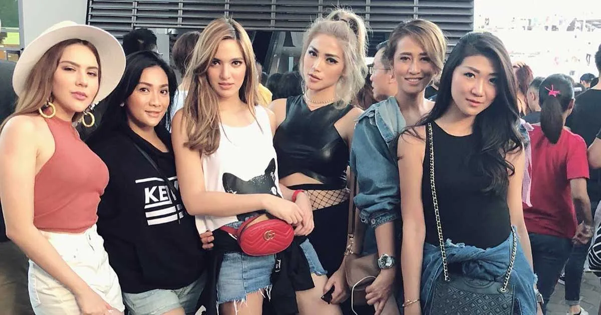 Foto Bareng Girls Squad, Dimanakah Kaki Jessica Iskandar?