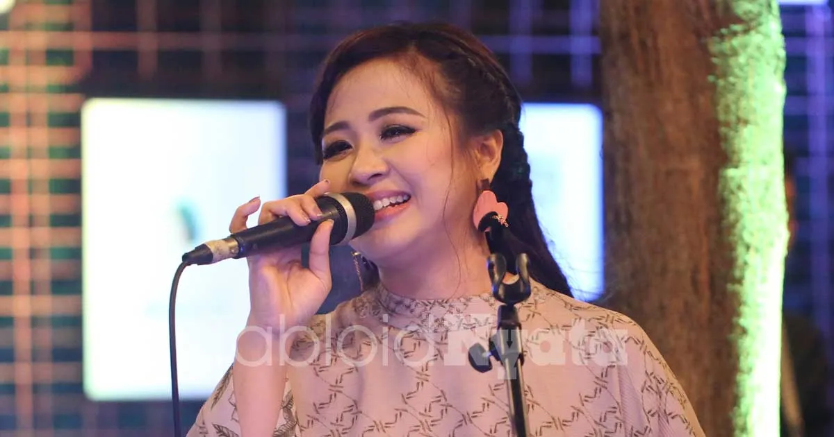 Astrid Tetap Optimis Berkarya Ditengah Bermunculannya Musisi Baru
