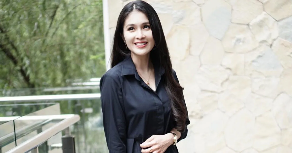 Sandra Dewi Pasang ‘Jimat’ di Tangan Demi Atur Anaknya