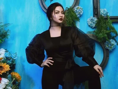 ariel-tatum-merokok-1