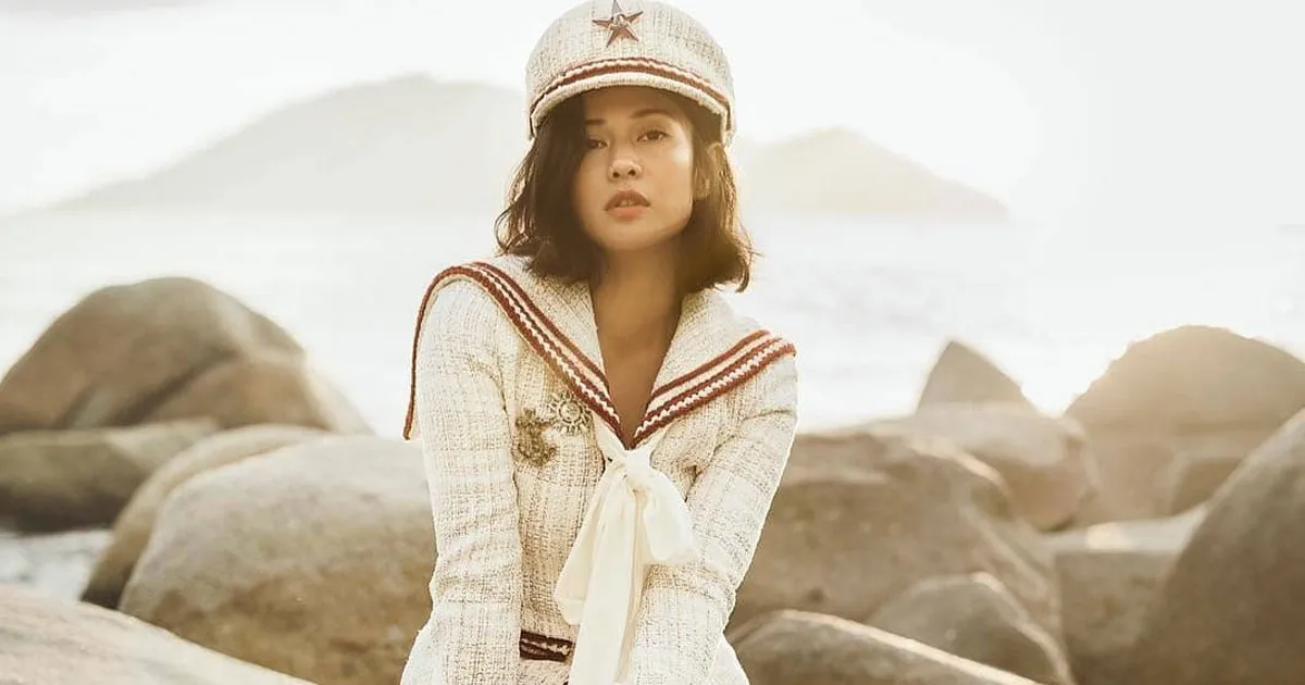 Kenakan Baju Pelaut, Dian Sastro Dikira Personil SNSD