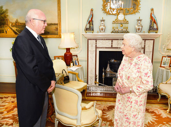 meghan-markle-dan-ratu elizabeth