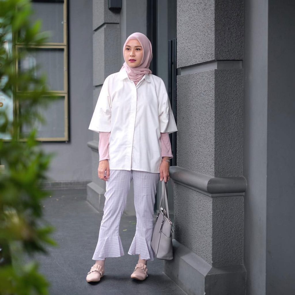 warna-hijab-untuk-lebaran-pink