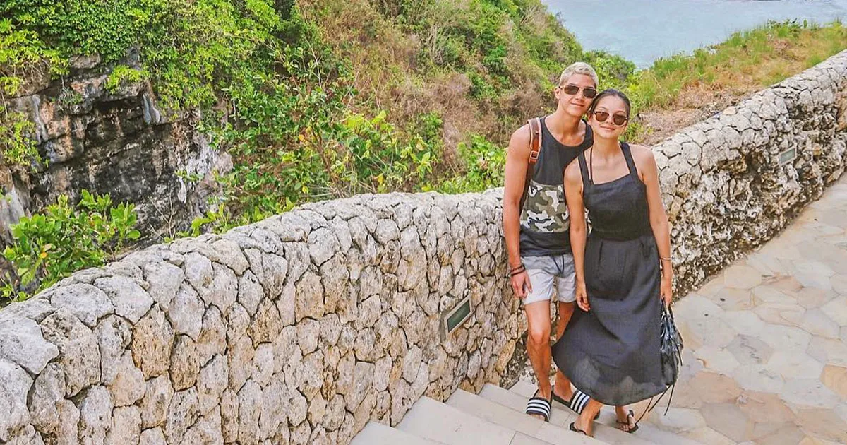 Unggah Foto Mesra di Kolam Renang, Al Ghazali Dikira Hotman Paris