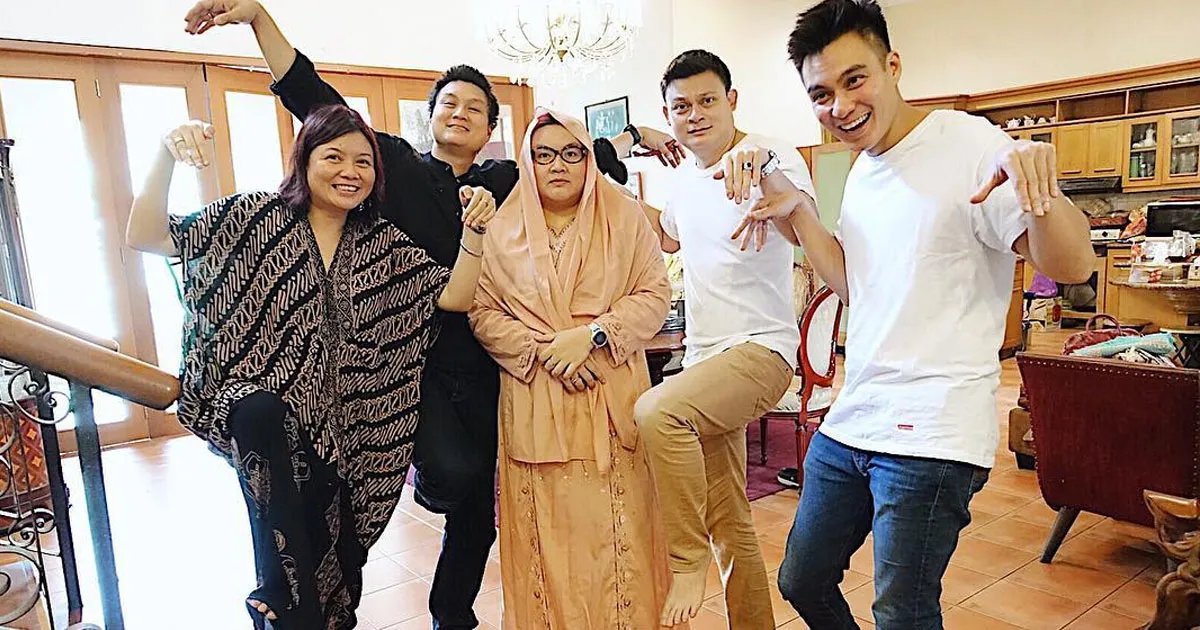 Kocak! Cara Baim Wong Bandingkan Model Keluarganya dan Paula