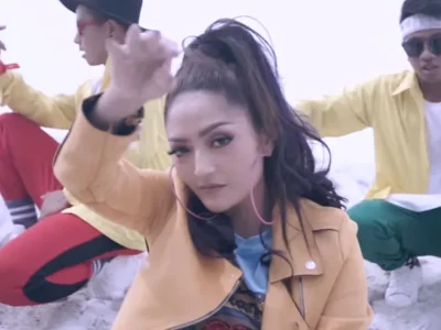 lagi-syantik masuk billboard
