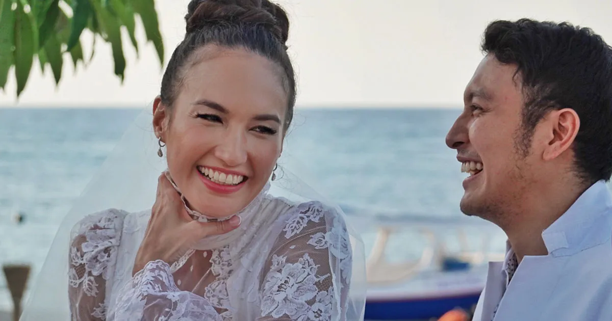 Unik dan Romantis, Nadine dan Dimas Anggara Resmi Menikah di Lombok