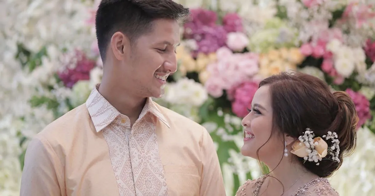 Sederet Momen Romantis Pertunangan Tasya Kamila dan Randi Bachtiar