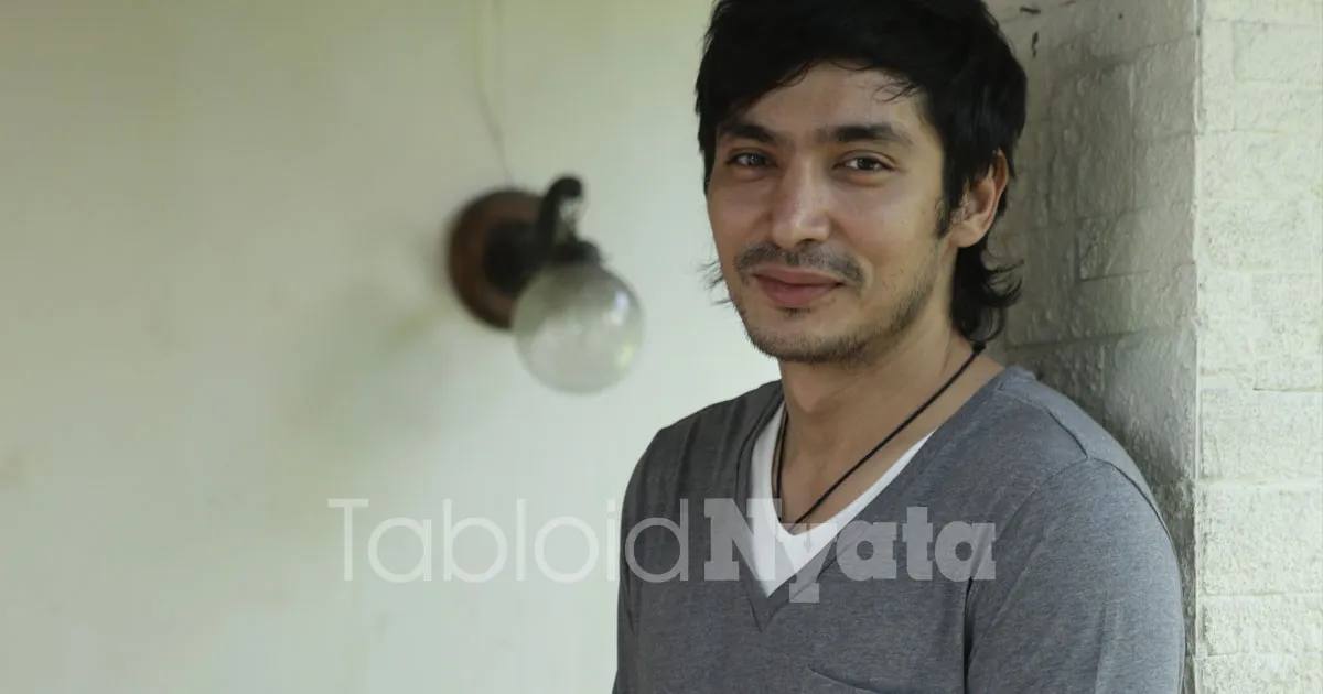 Abimana Aryasatya Wujudkan Impian Lamanya untuk Anak-anak