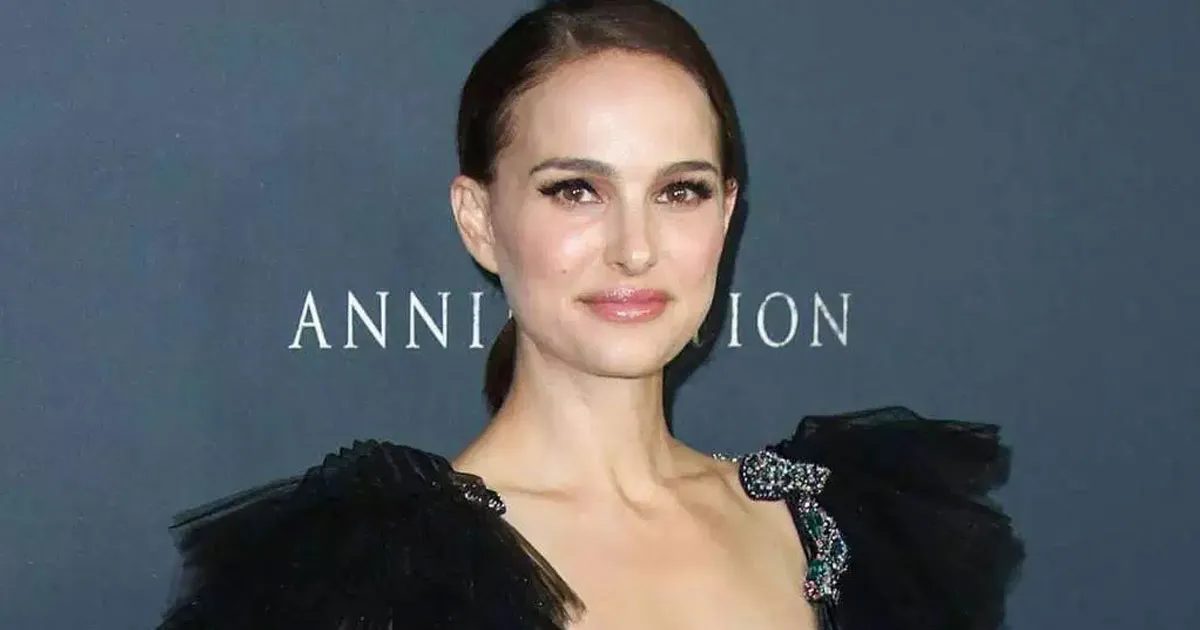 Tugas Ganda Natalie Portman di Film Biopic Dear Abby-Ann Landers