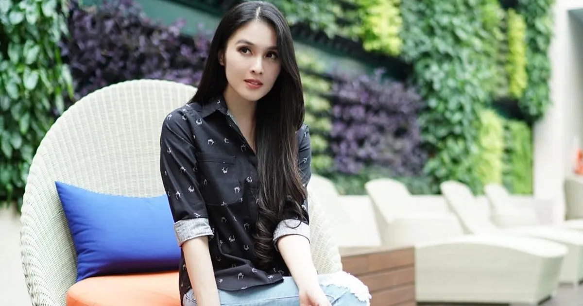 Ceritakan Perjuangan Karirnya, Sandra Dewi: Ga Segampang Jaman Now!