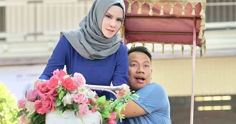 Benarkah Vicky Prasetyo Cerai dari Angel Lelga?