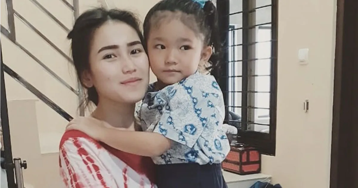 Ayu Ting Ting dapat Rayuan Gombal Igun Gara-gara Kenakan Daster