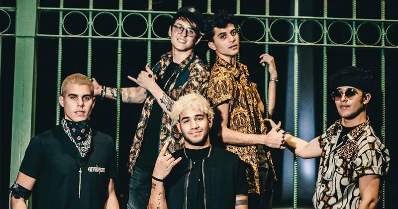 Pertama Kali ke Indonesia, Boyband CNCO Buat Histeris Anak Sekolahan