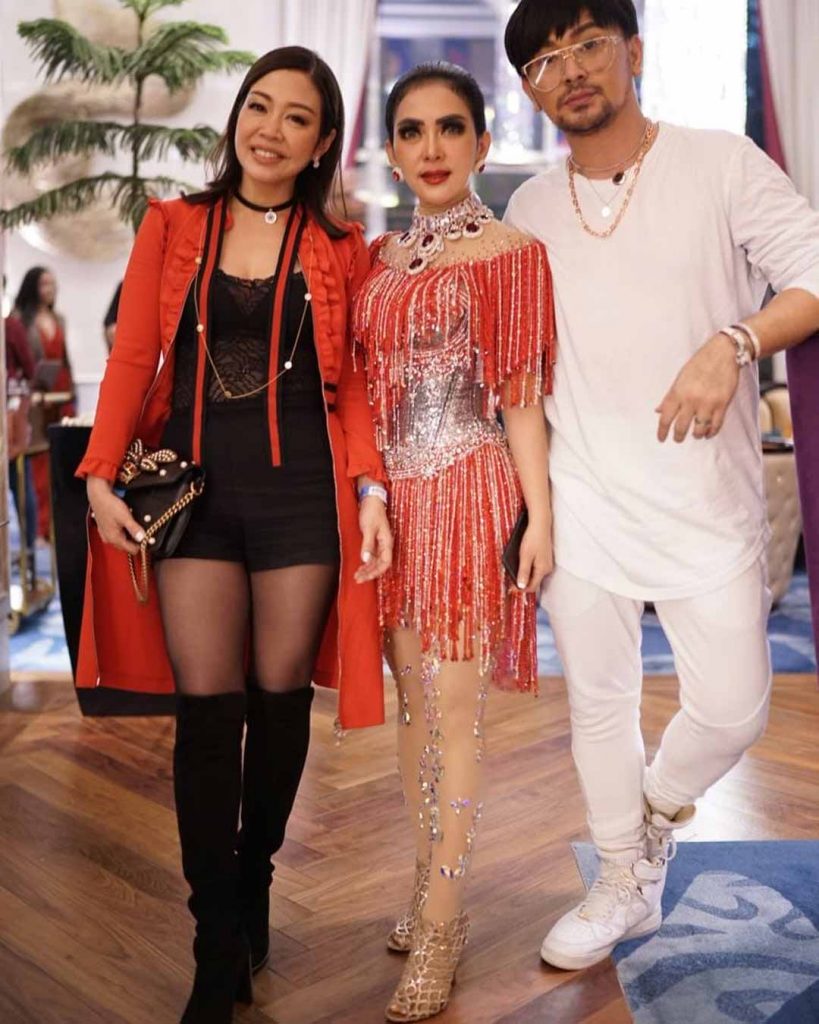 gaun-konser-syahrini-4