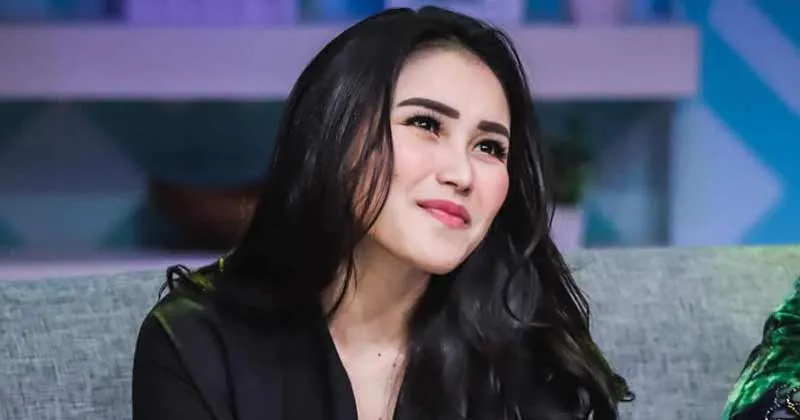 Lagi-lagi Ayu Ting Ting Dibilang Meniru Nagita Slavina