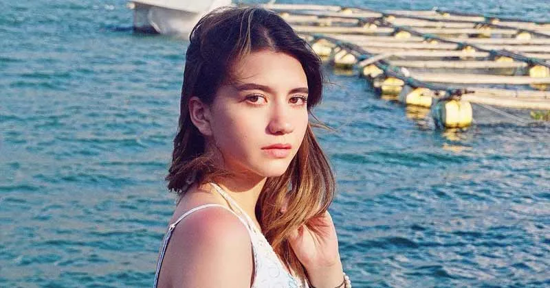 Liburan di Bali, Penampilan Cassandra Lee Dicibir Mirip Cowok