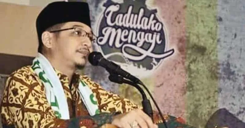 Salat Jumat Pertama Pasha Ungu bersama Korban Tsunami Palu