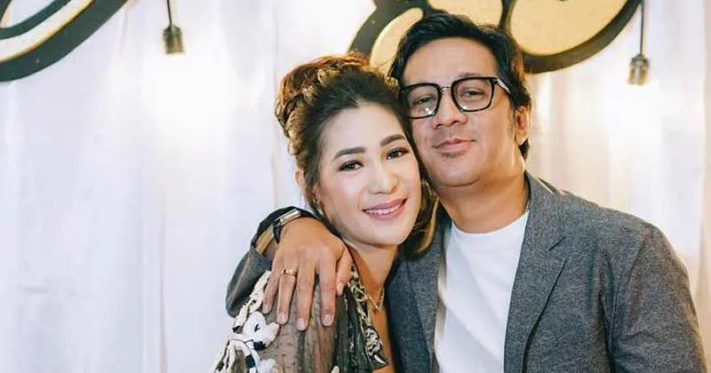 Kahitna Sukses Meriahkan Pesta Ulang Tahun Andre Taulany dan Istri