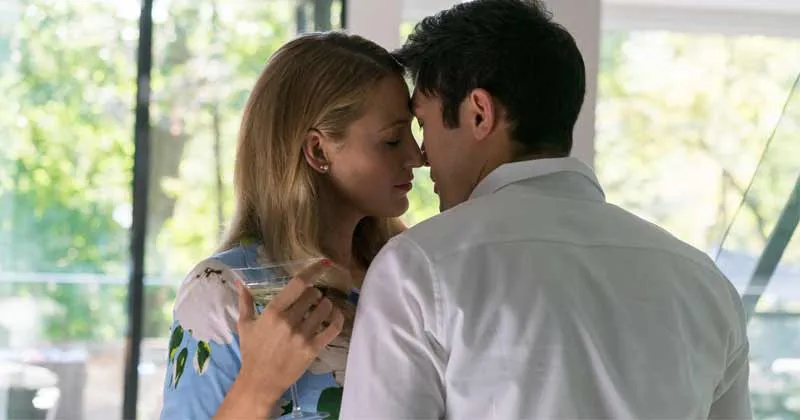 A Simple Favor Jadi ‘Balasan’ untuk Henry Golding
