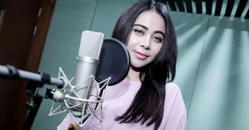 Resha Finoza Siap Ramaikan Belantika Musik Tanah Air