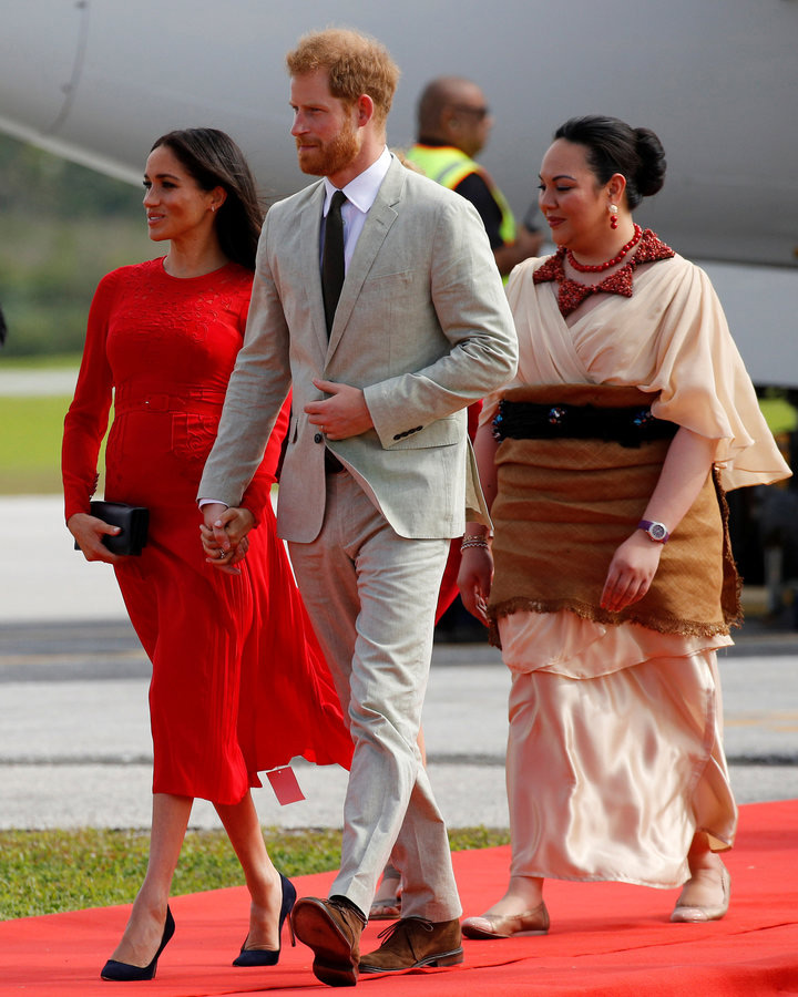 gaun-meghan-markle-1