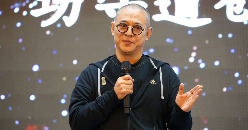 jet-li-bermain-film-mulan