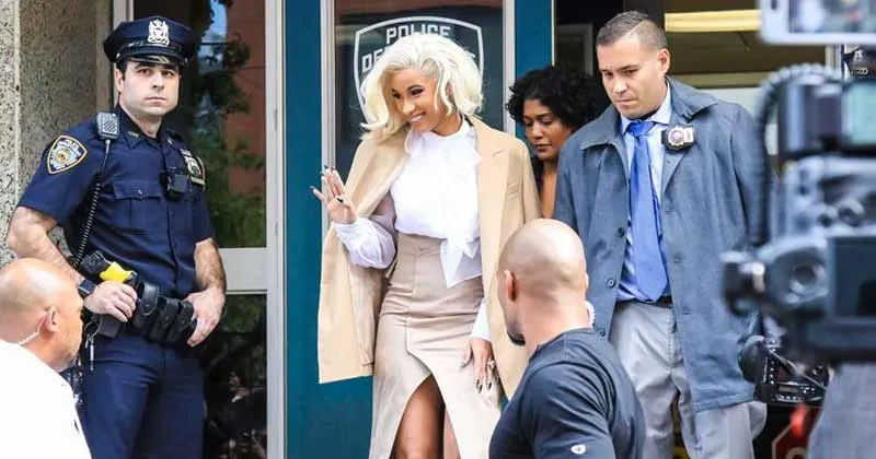 Cardi B Lakukan Serangan Brutal Pada 2 Wanita Akibat Cemburu Buta