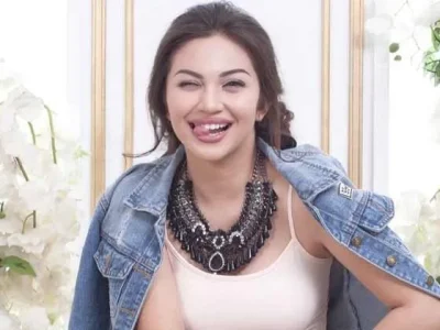 ariel tatum selingkuh model-rambut-ariel-tatum
