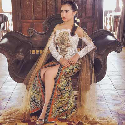 prilly-kebaya-2