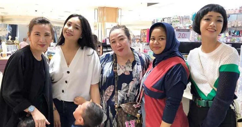 Nagita Slavina Reuni Dengan Pemain Di Sini Ada Setan Setelah 15 Tahun
