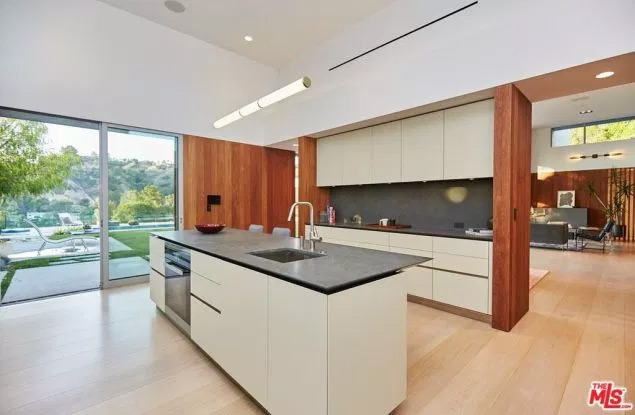rumah-nick-jonas-dan-priyanka-chopra-5