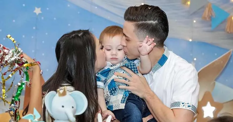 Putih Biru Warnai Ulang Tahun Pertama Putra Stefan William dan Celine