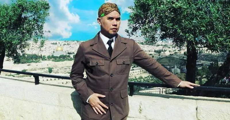 Ahmad Dhani Kenang Saat Naksir Maia Estianty Lewat Foto SMA?