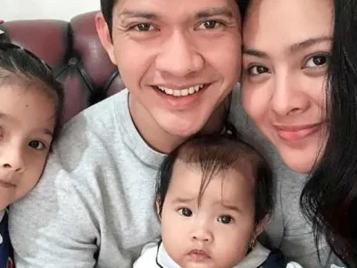 Iko Uwais dan keluarga
